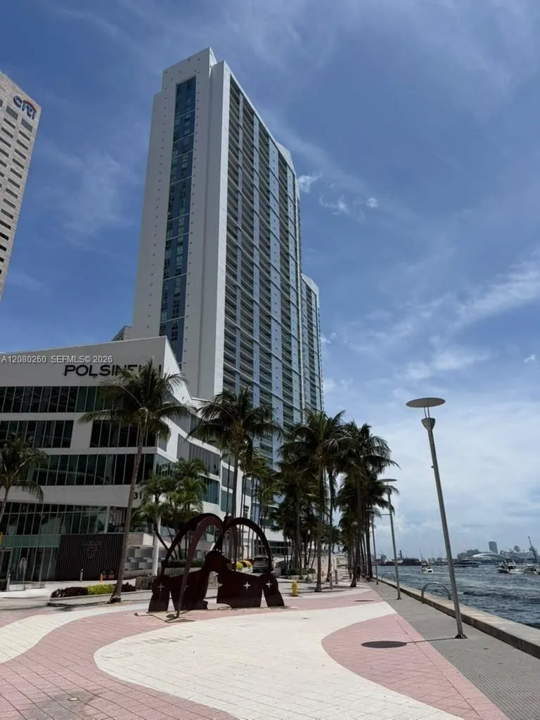En Venta 335 S Biscayne Boulevard 3901, Miami, FL 33131, Miami, FL 33131