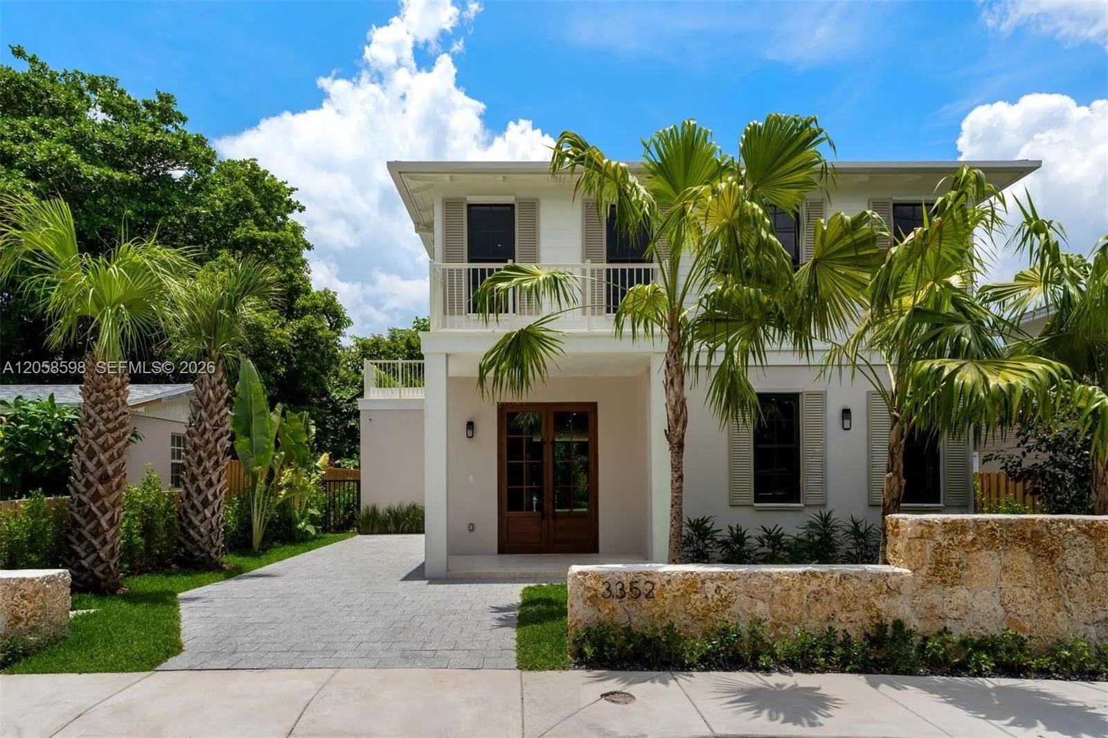En Venta 3352 Charles Avenue, Miami, FL 33133, Miami, FL 33133