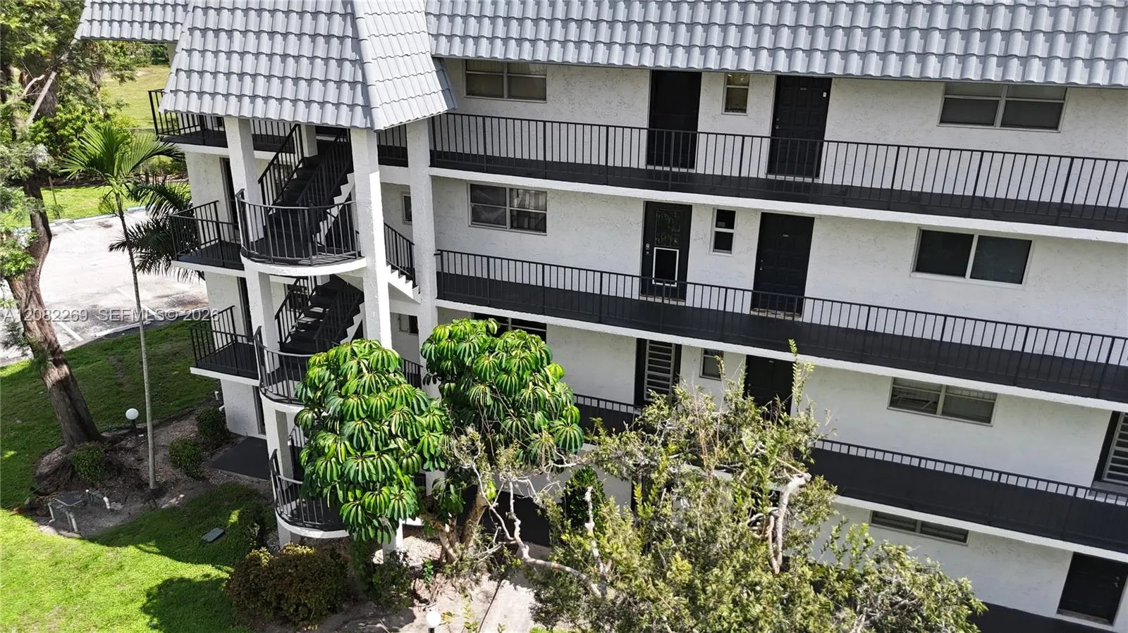 Foto de propiedad en 3360 Spanish Moss Terrace 203, Lauderhill, FL 33319 Lauderhill con MLS# 