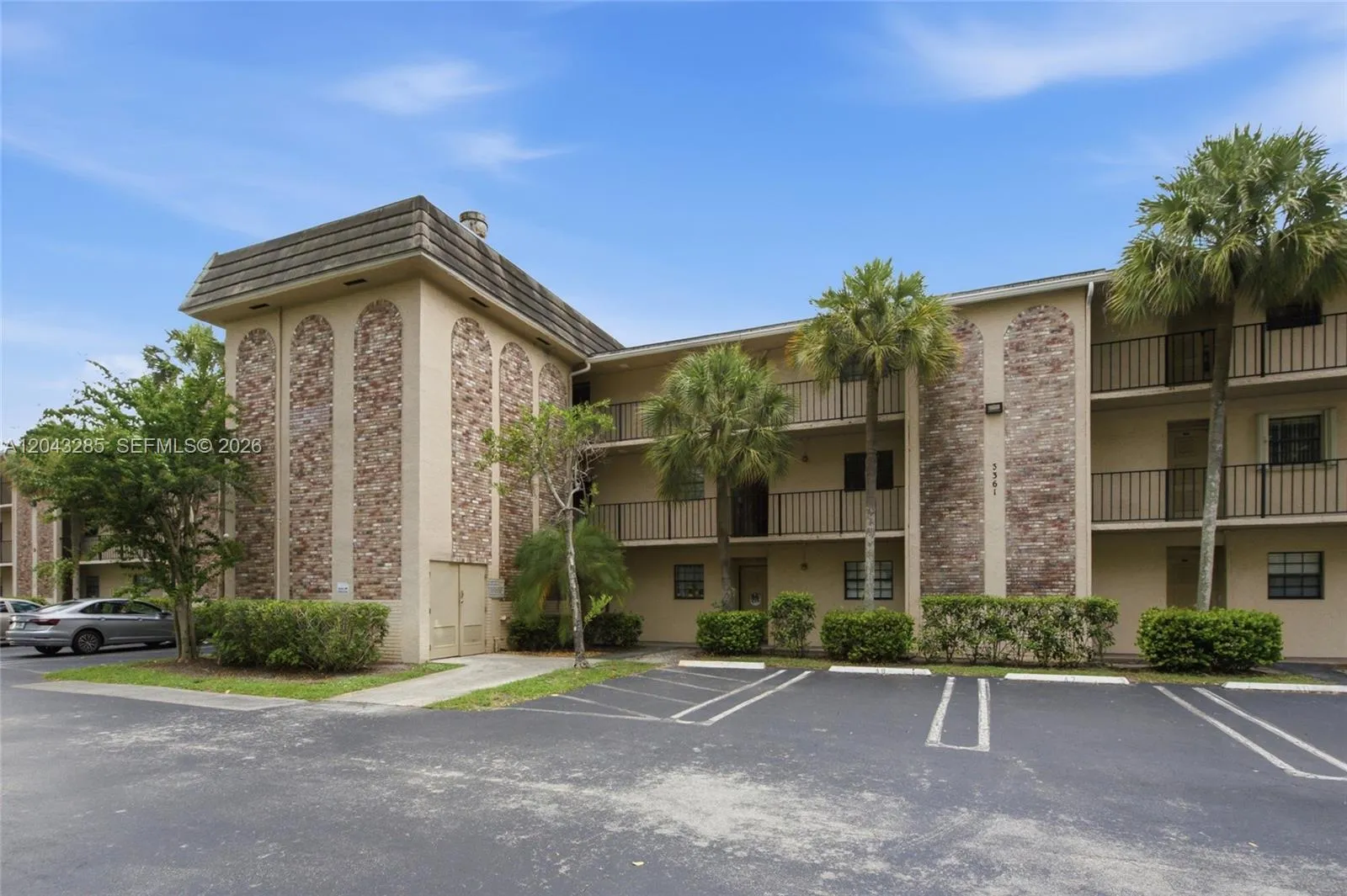 Foto de propiedad en 3361 NW 85th Avenue 205, Coral Springs, FL 33065 Coral Springs con MLS# 