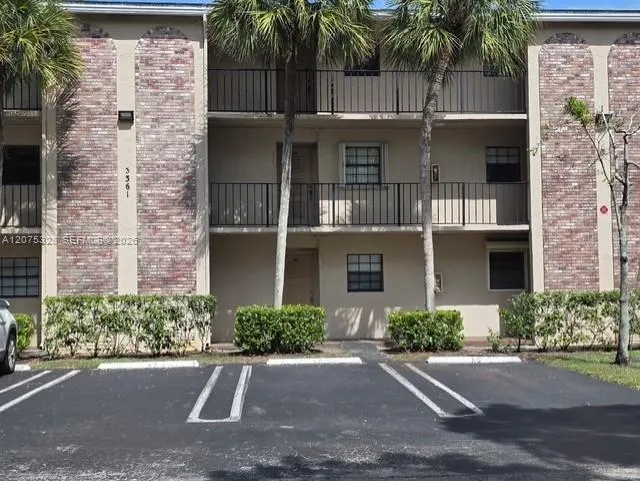 Foto de propiedad en 3361 NW 85th Avenue 305, Coral Springs, FL 33065 Coral Springs con MLS# 