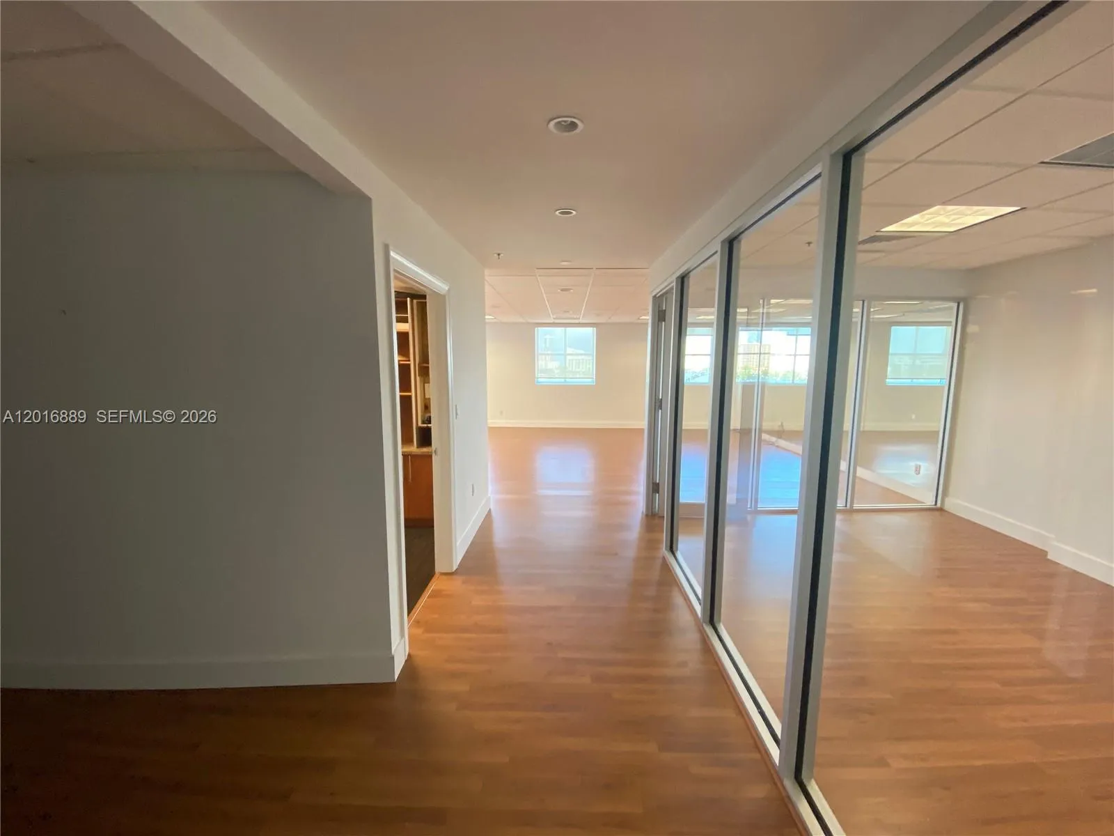 Foto de propiedad en 3363 NE 163rd Street 702, North Miami Beach, FL 33160 North Miami Beach con MLS# 