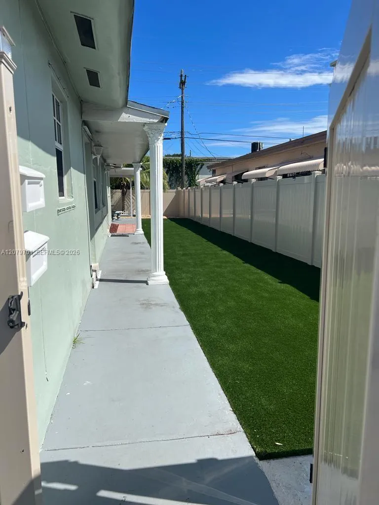 En Venta 337 Phippen Waiters Road, Dania Beach, FL 33004, Dania Beach, FL 33004