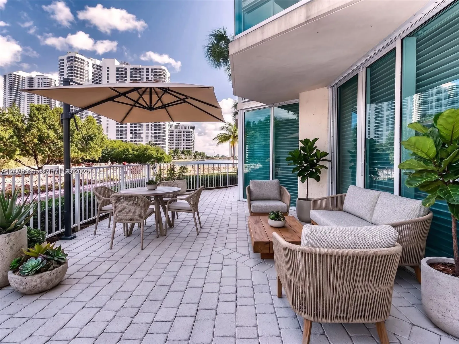 En Venta 3370 Hidden Bay Drive 102, Aventura, FL 33180, Aventura, FL 33180