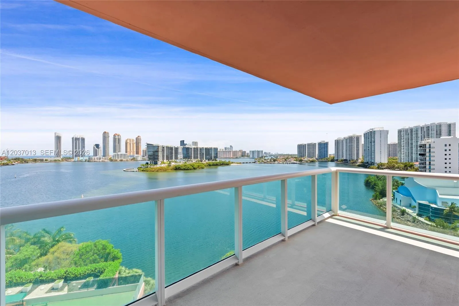 Foto de propiedad en 3370 Hidden Bay Drive 1213, Aventura, FL 33180 Aventura con MLS# 