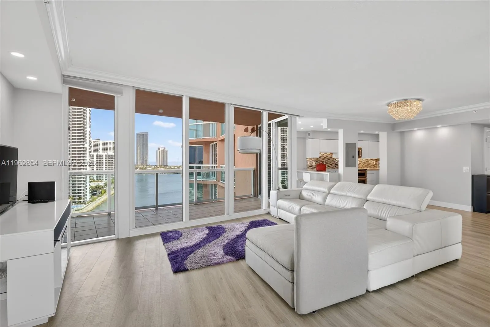 Foto de propiedad en 3370 Hidden Bay Drive 1501, Aventura, FL 33180 Aventura con MLS#
