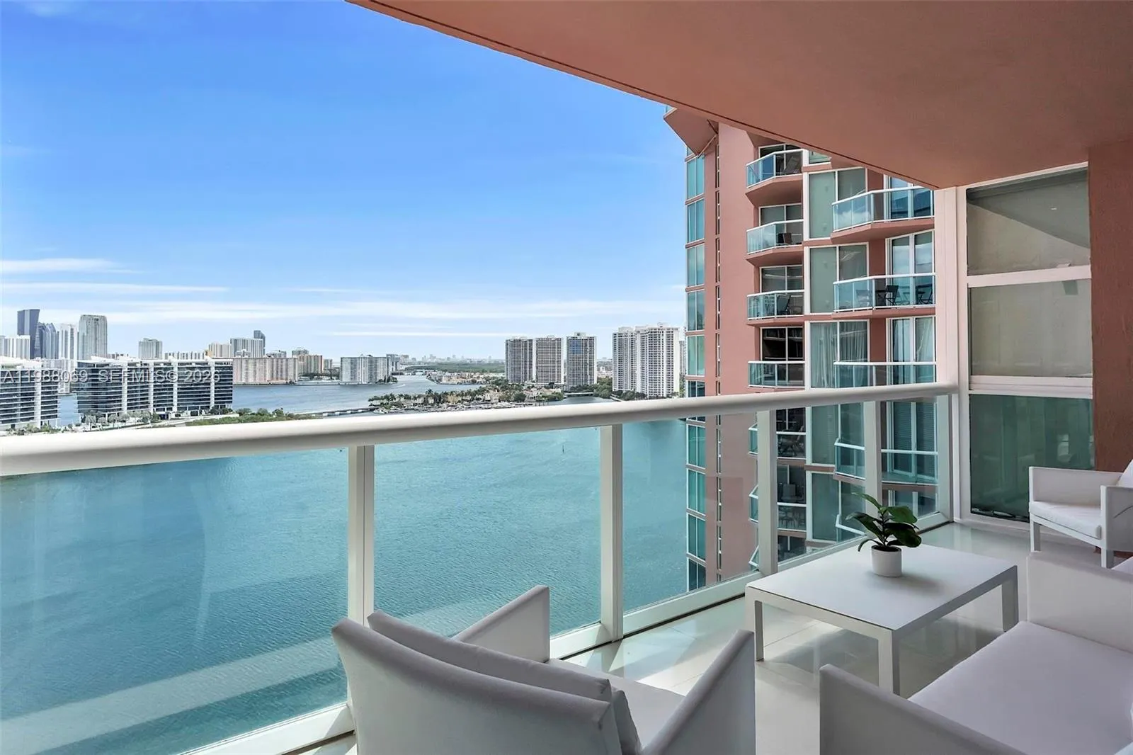Foto de propiedad en 3370 Hidden Bay Drive 2210, Aventura, FL 33180 Aventura con MLS#