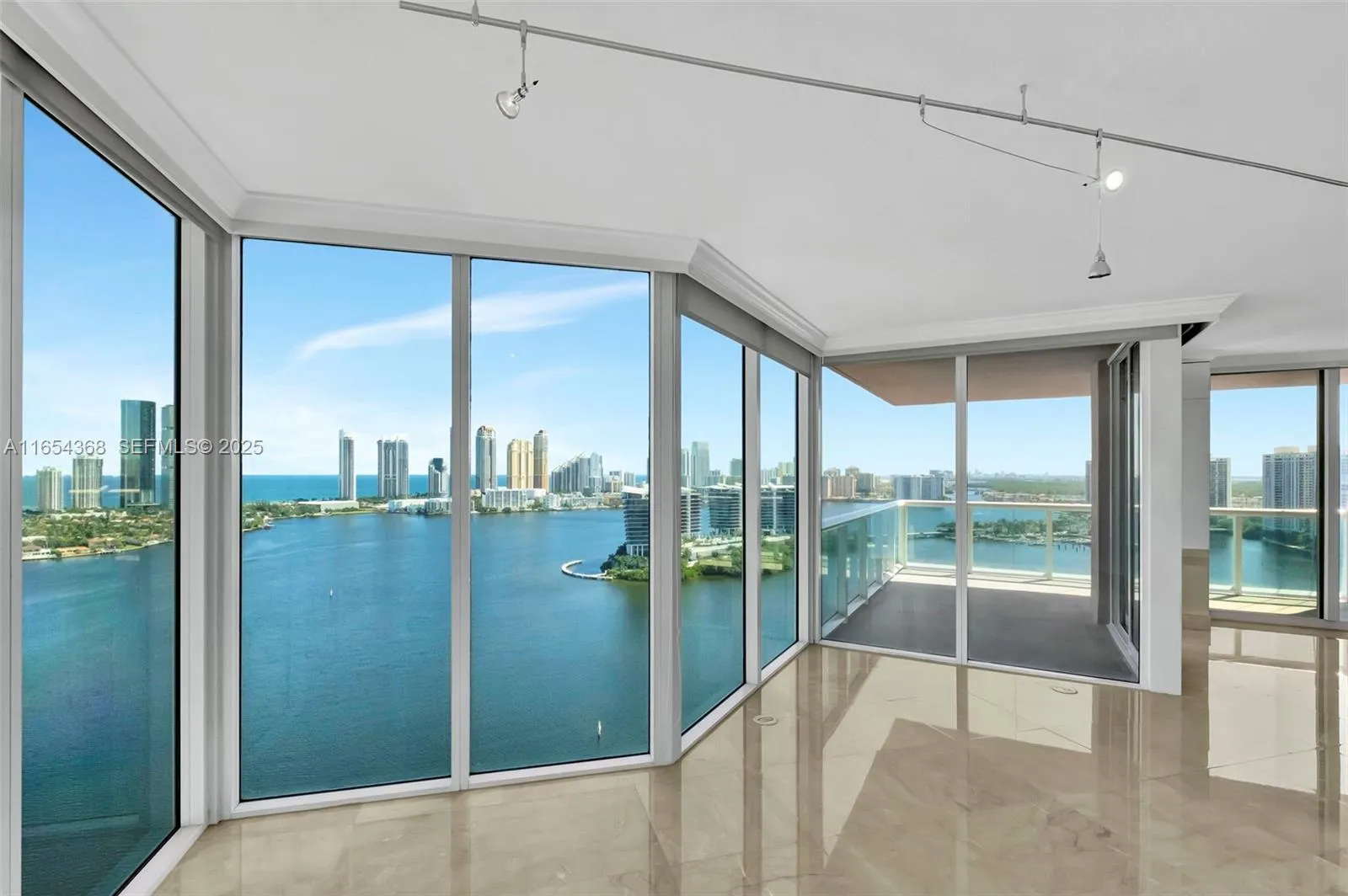 Foto de propiedad en 3370 Hidden Bay Drive 2708, Aventura, FL 33180 Aventura con MLS# 