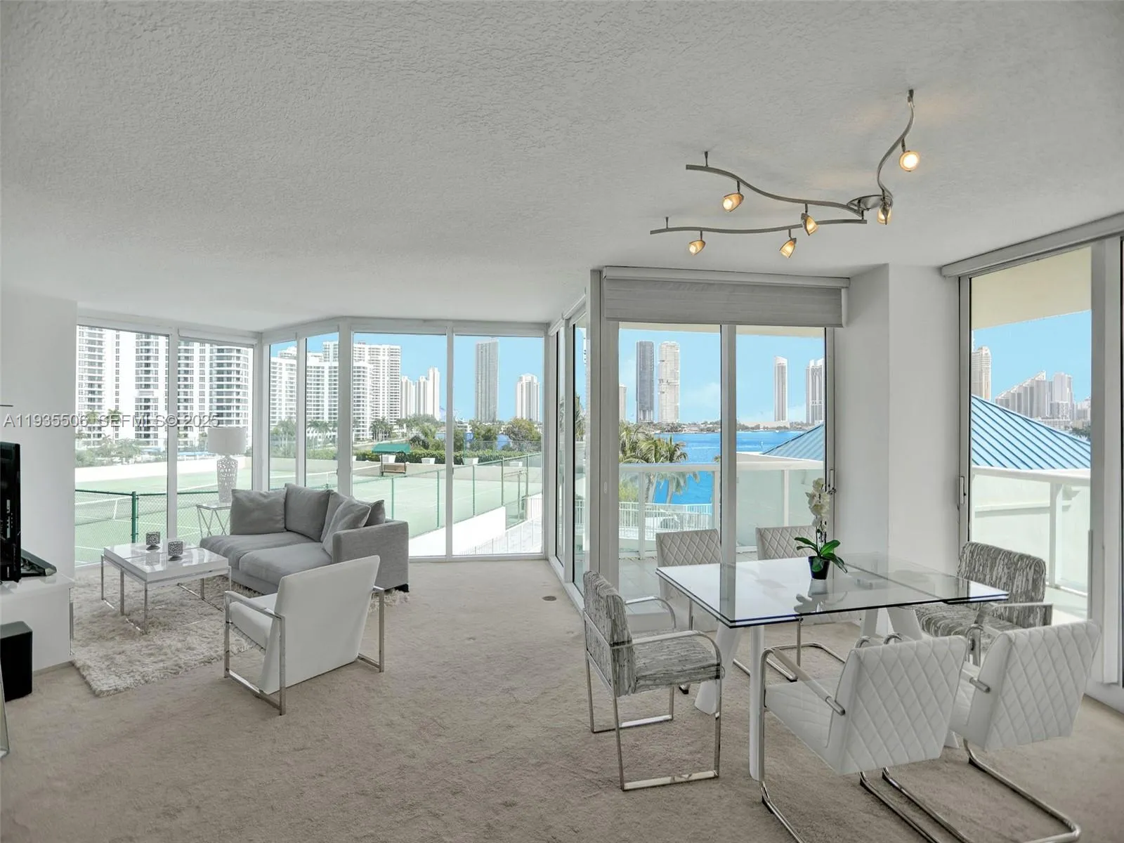 Foto de propiedad en 3370 Hidden Bay Drive 508, Aventura, FL 33180 Aventura con MLS# 