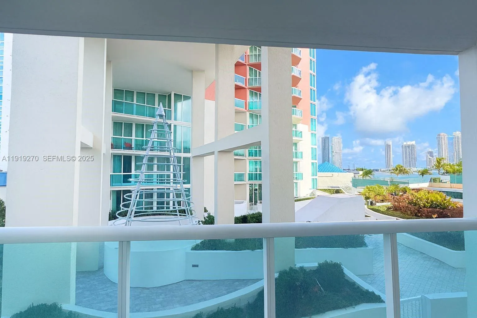 Foto de propiedad en 3370 Hidden Bay Drive 511, Aventura, FL 33180 Aventura con MLS# 