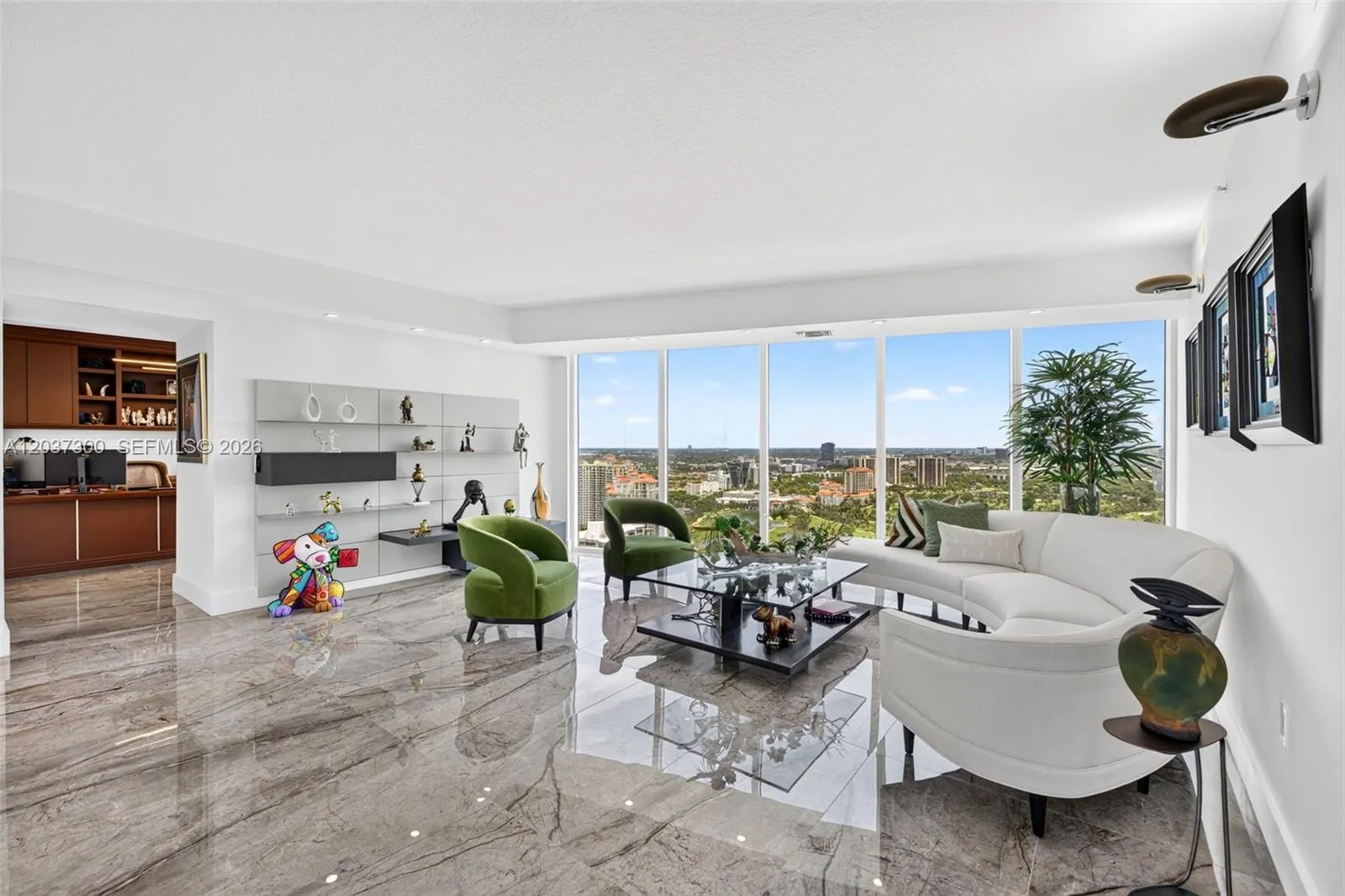 Foto de propiedad en 3370 Hidden Bay Drive #UPH3715, Aventura, FL 33180 Aventura con MLS# 