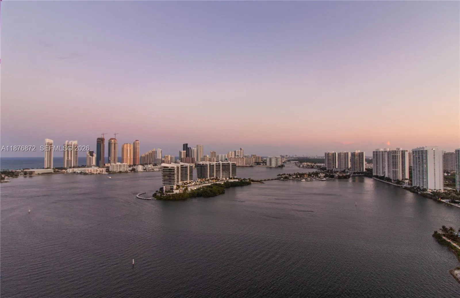 Foto de propiedad en 3370 NE 190 Street PH 2909, Aventura, FL 33180 Aventura con MLS# 