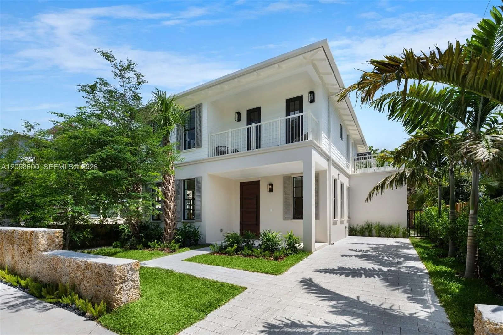 En Venta 3372 Charles Avenue, Miami, FL 33133, Miami, FL 33133