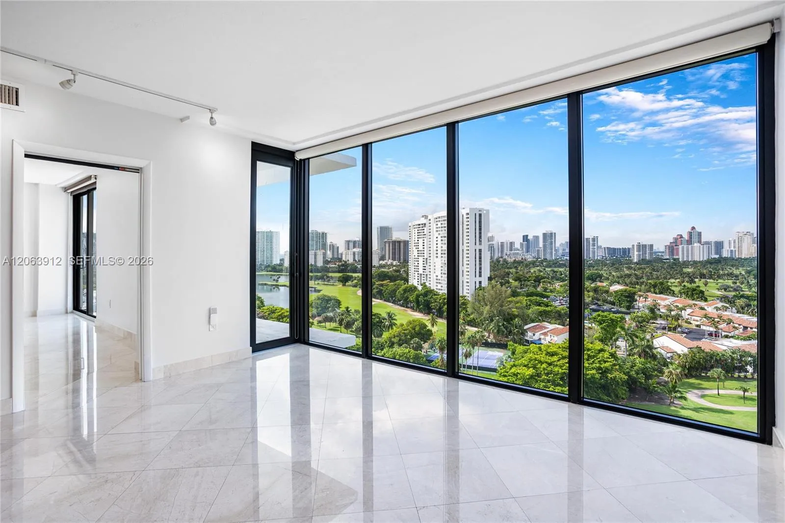Foto de propiedad en 3375 N Country Club Drive 1605, Aventura, FL 33180 Aventura con MLS# 