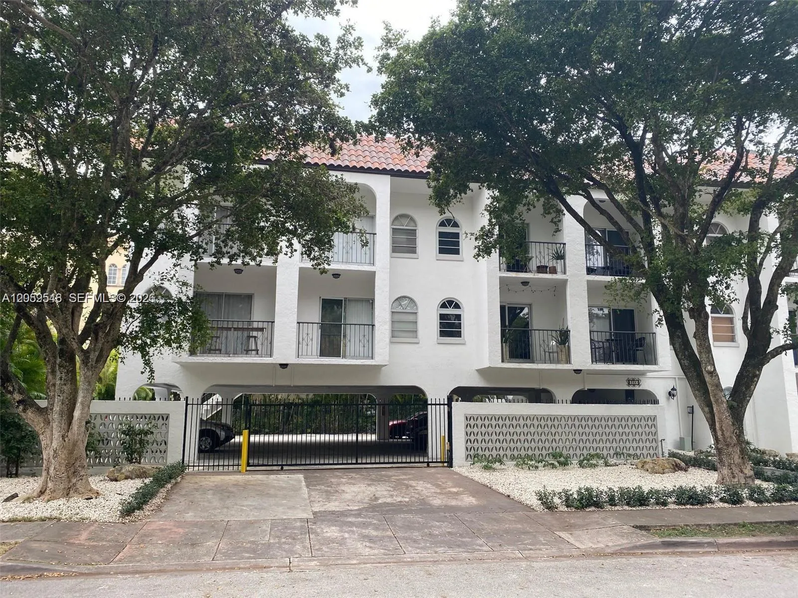 Foto de propiedad en 338 Majorca Avenue 207, Coral Gables, FL 33134 Coral Gables con MLS# 