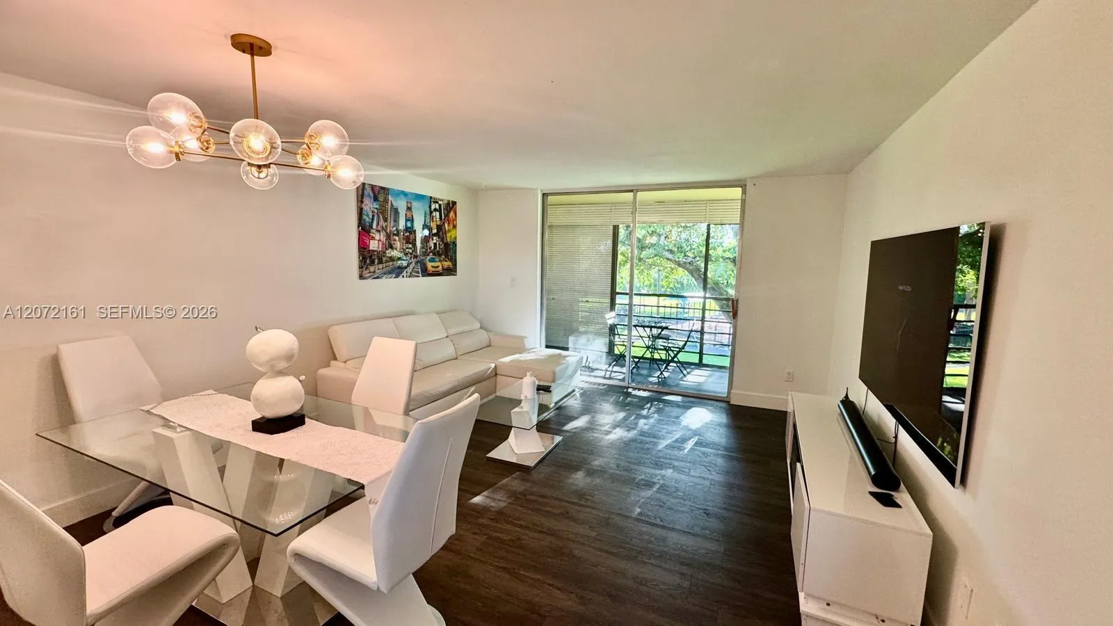 Foto de propiedad en 3390 Foxcroft Road C305, Miramar, FL 33025 Miramar con MLS# 