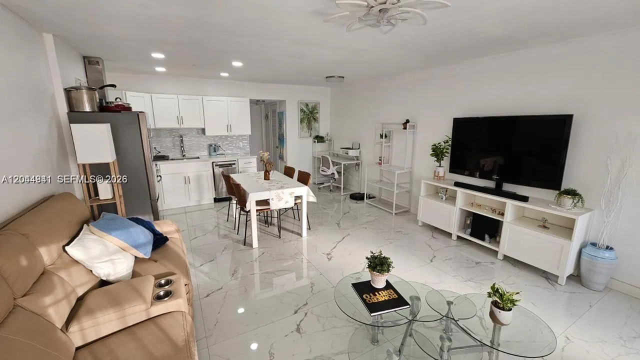 Foto de propiedad en 340 S Oakridge S 340, Deerfield Beach, FL 33442 Deerfield Beach con MLS# 