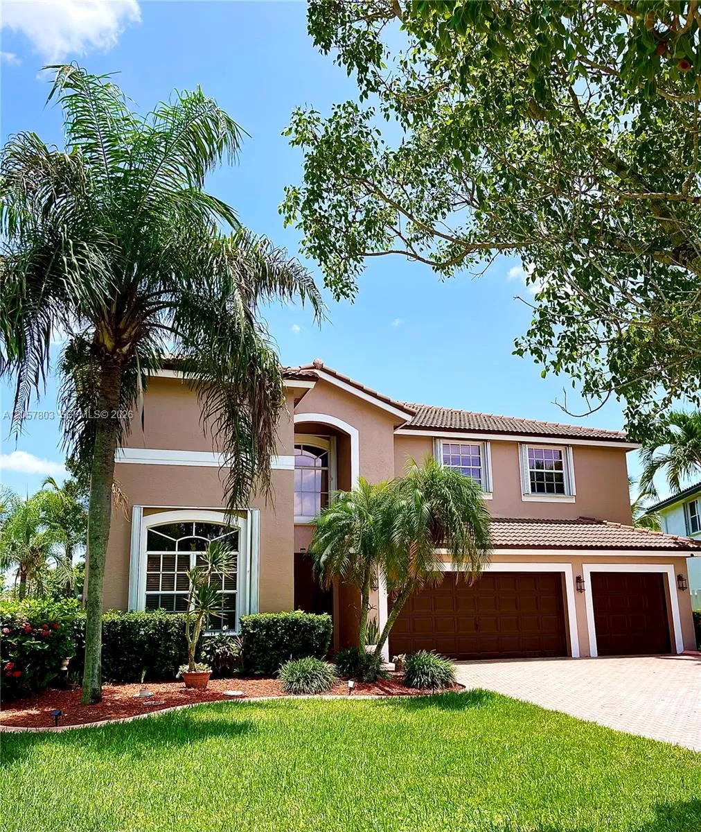 Foto de propiedad en 340 SW 167th Avenue, Pembroke Pines, FL 33027 Pembroke Pines con MLS# 