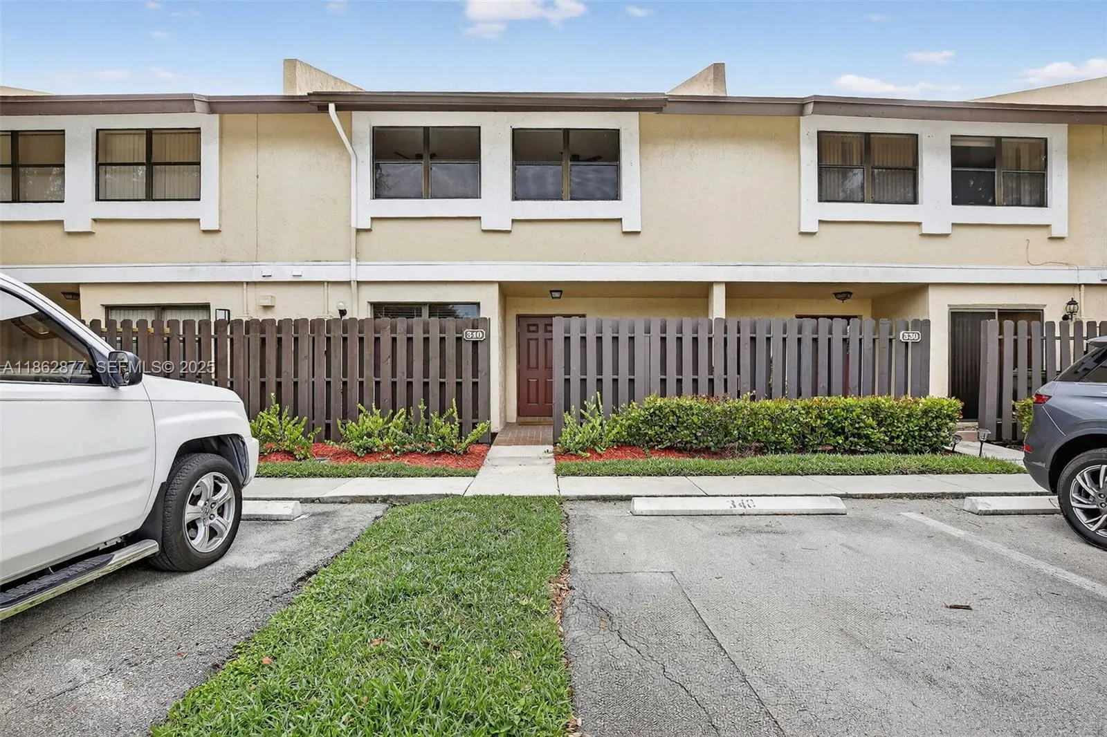 Foto de propiedad en 340 SW 97th Avenue, Pembroke Pines, FL 33025 Pembroke Pines con MLS# 