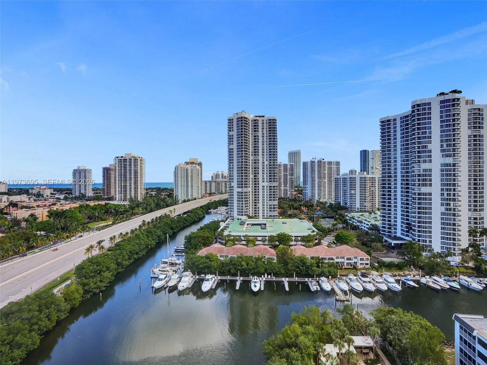 Foto de propiedad en 3400 192nd Street 1811, Aventura, FL 33180 Aventura con MLS# 