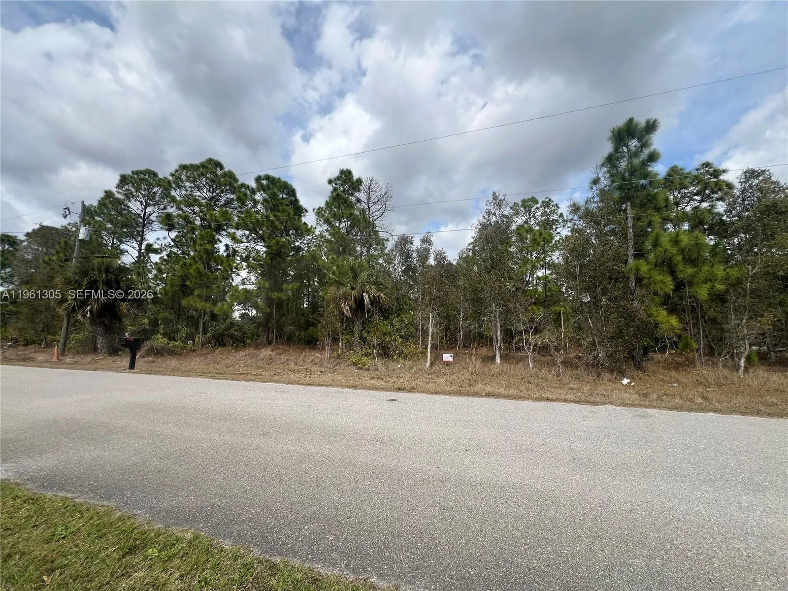Foto de propiedad en 3400 Irma Avenue N, Lehigh Acres, FL 33971 Lehigh Acres con MLS# 