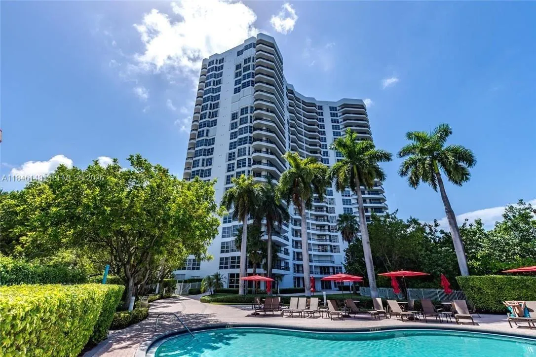 Foto de propiedad en 3400 NE 192nd Street 1205, Aventura, FL 33180 Aventura con MLS# 
