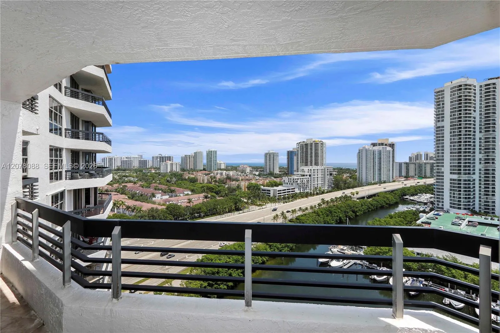 Foto de propiedad en 3400 NE 192nd Street 1911, Aventura, FL 33180 Aventura con MLS# 