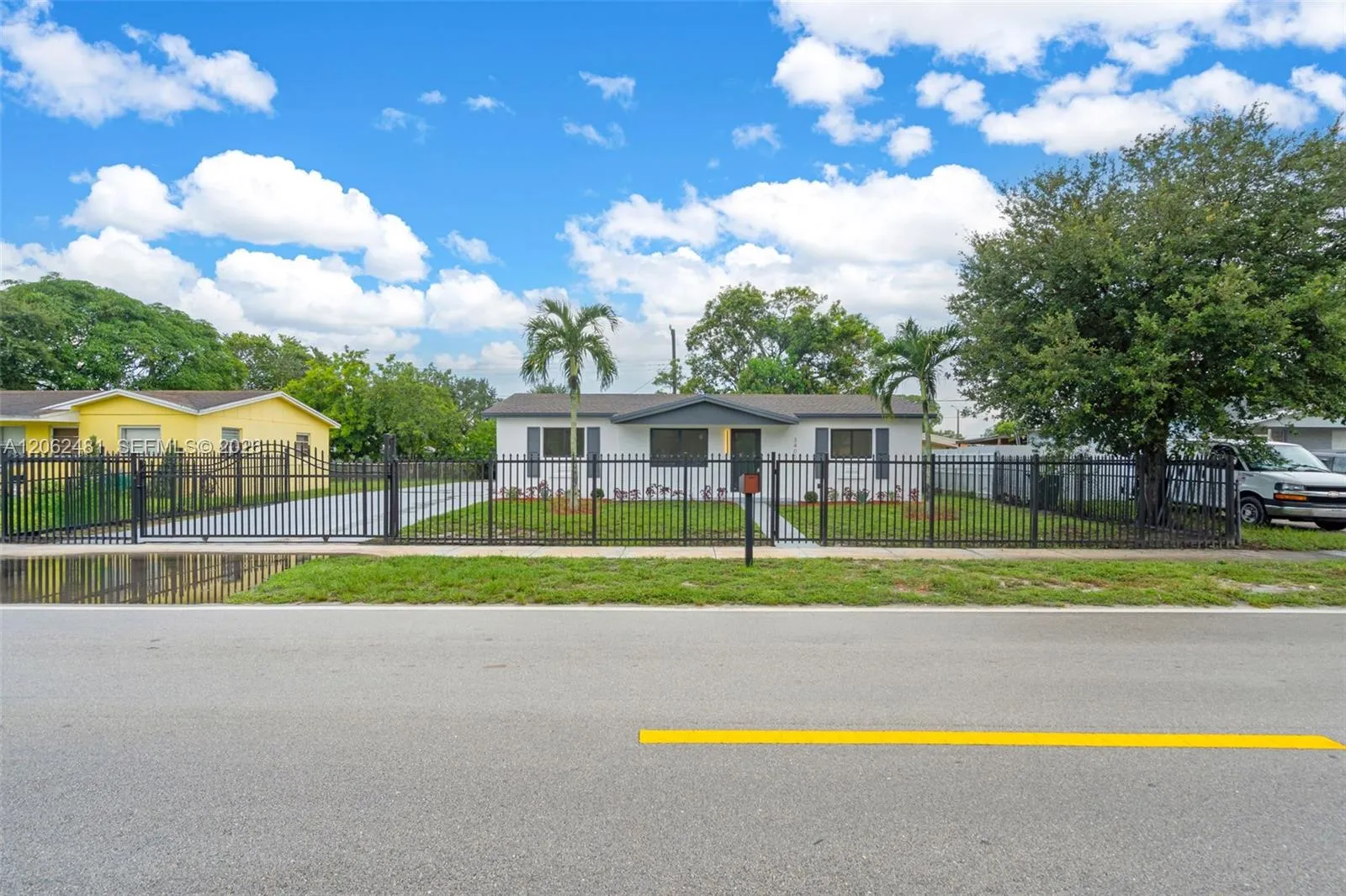 Foto de propiedad en 3400 NW 211th Street, Miami Gardens, FL 33056 Miami Gardens con MLS# 