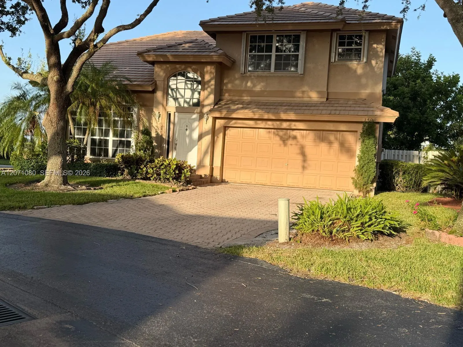 Foto de propiedad en 3400 Sands Harbor Trace, Pompano Beach, FL 33069 Pompano Beach con MLS# 