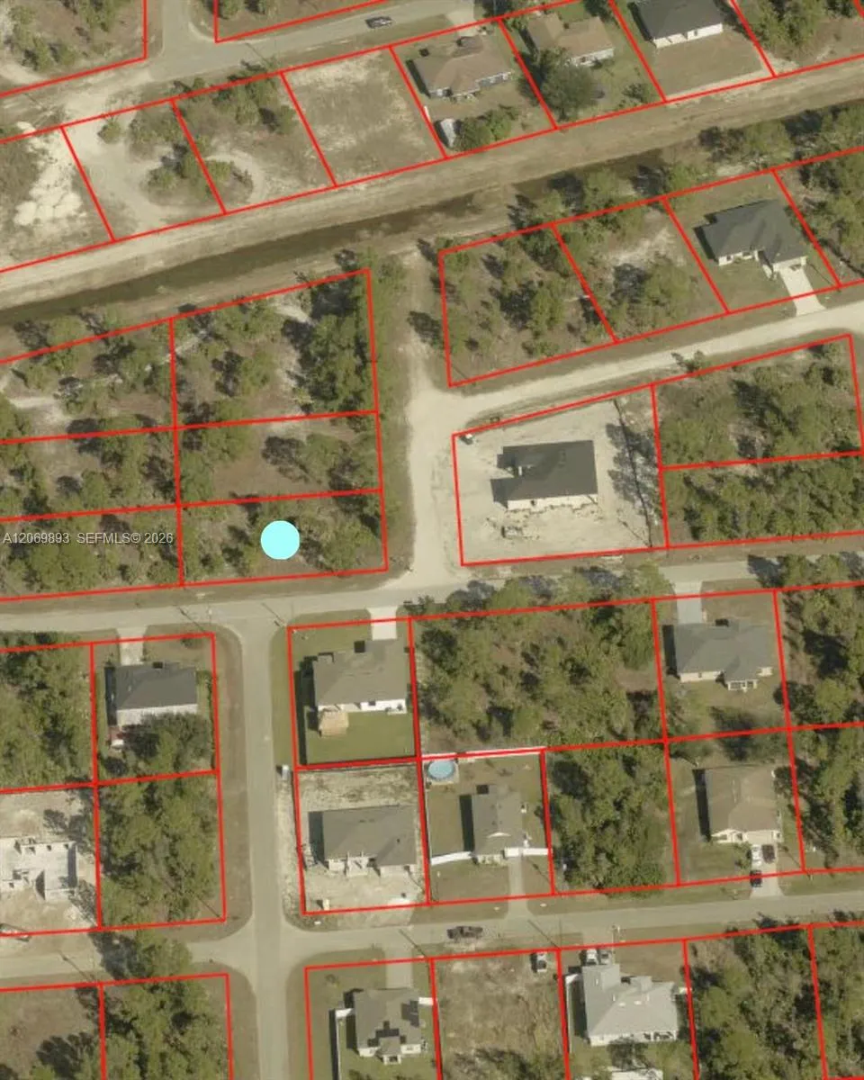 Foto de propiedad en 3401 June Avenue N, Lehigh Acres, FL 33971 Lehigh Acres con MLS# 