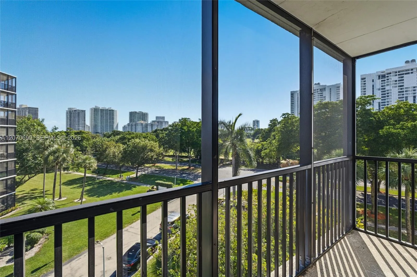 Foto de propiedad en 3401 N Country Club Drive 519, Aventura, FL 33180 Aventura con MLS# 