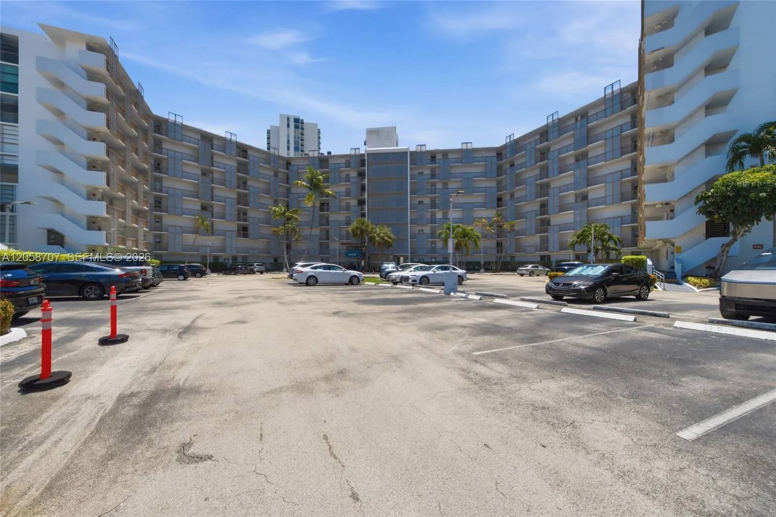 En Venta 3401 N Country Club Drive 804, Aventura, FL 33180, Aventura, FL 33180
