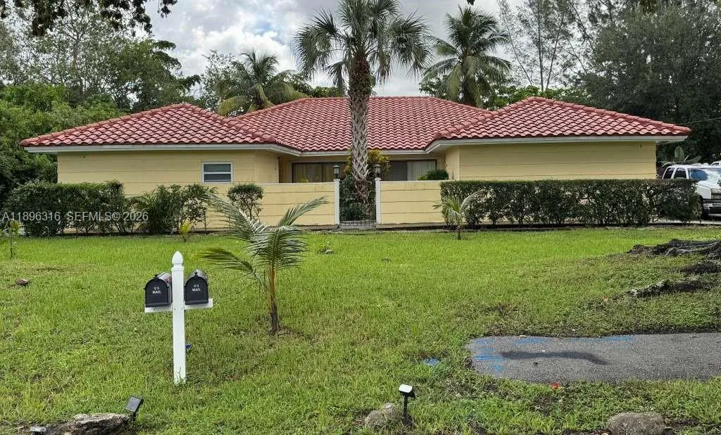 Foto de propiedad en 3405 NW 82nd Avenue, Coral Springs, FL 33065 Coral Springs con MLS# 
