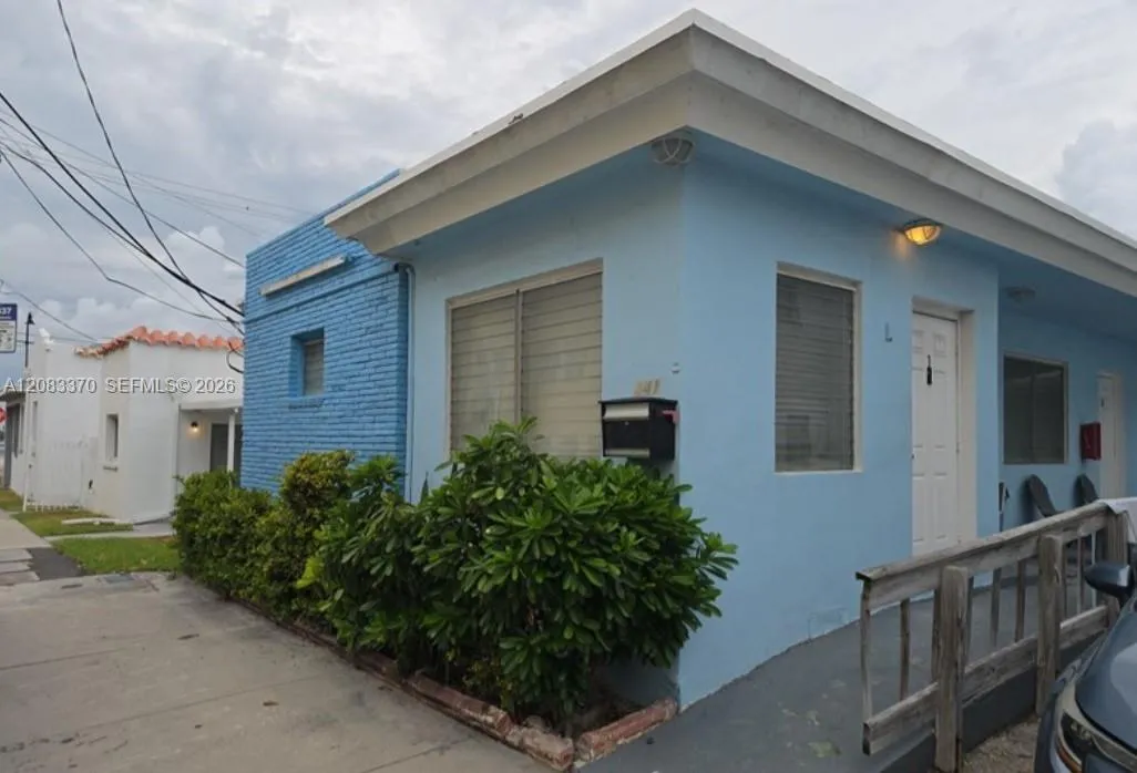 En Renta 341 Monroe Street 4, Hollywood, FL 33019, Hollywood, FL 33019