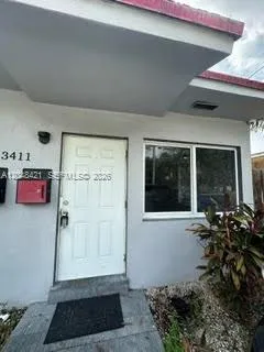 En Renta 3411 NW 9th Court B, Miami, FL 33127, Miami, FL 33127