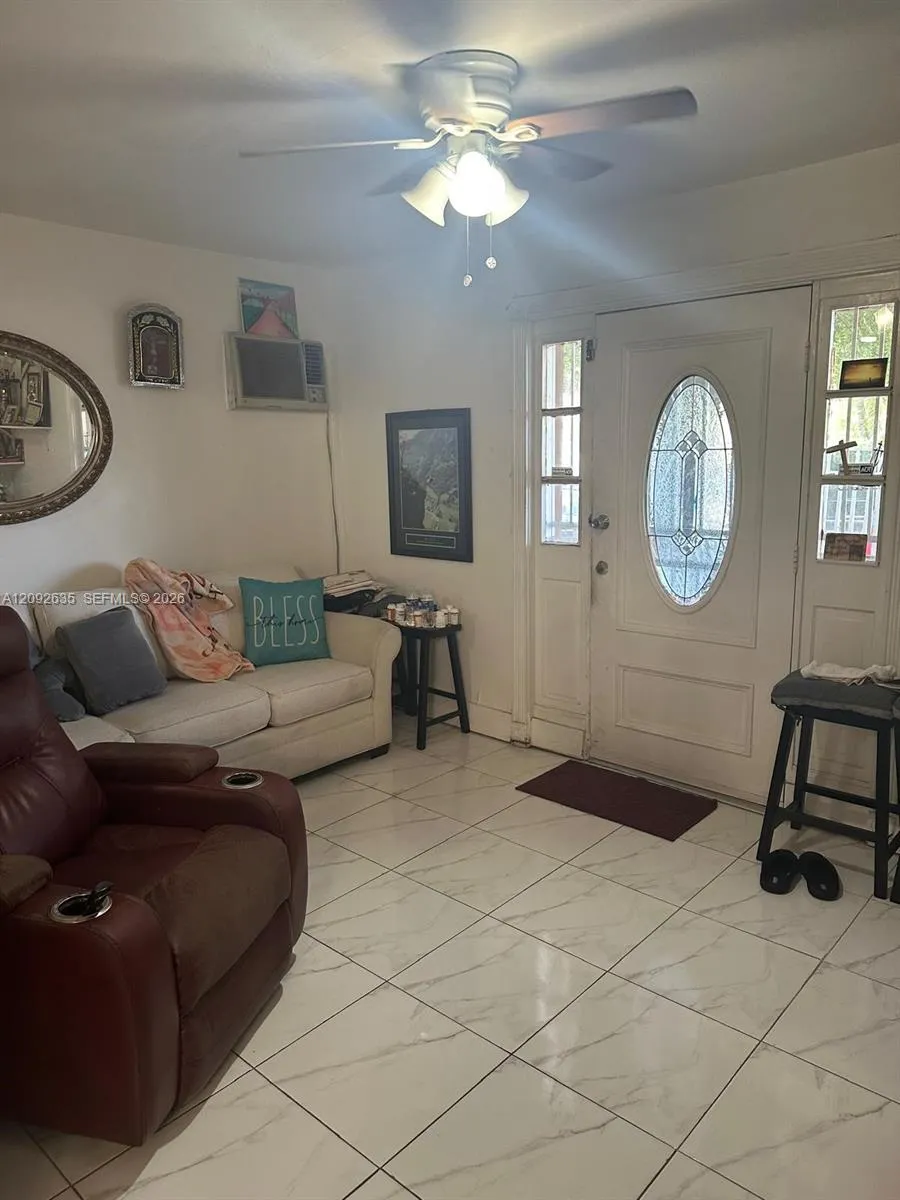 En Venta 3425 NW 14th Avenue, Miami, FL 33142, Miami, FL 33142