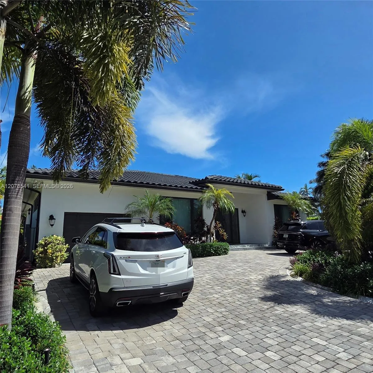 Foto de propiedad en 343 190th Street, Sunny Isles Beach, FL 33160 Sunny Isles Beach con MLS# 