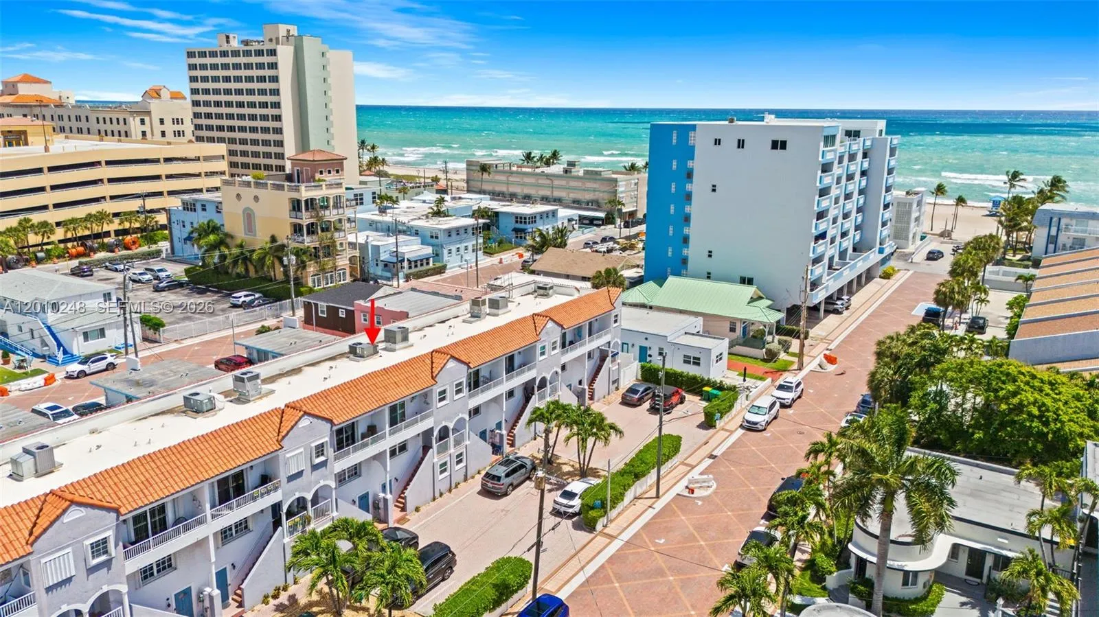 Foto de propiedad en 343 Virginia Street, Hollywood, FL 33019 Hollywood con MLS# 