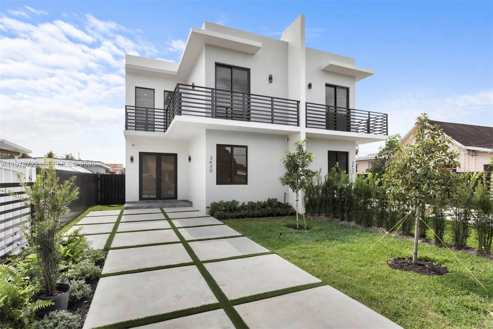 Vendido 3430 SW 2 Street, Miami, FL 33135, Miami, FL 33135