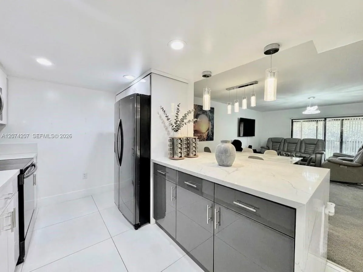 Foto de propiedad en 3432 NW 86th Way 201, Sunrise, FL 33351 Sunrise con MLS# 