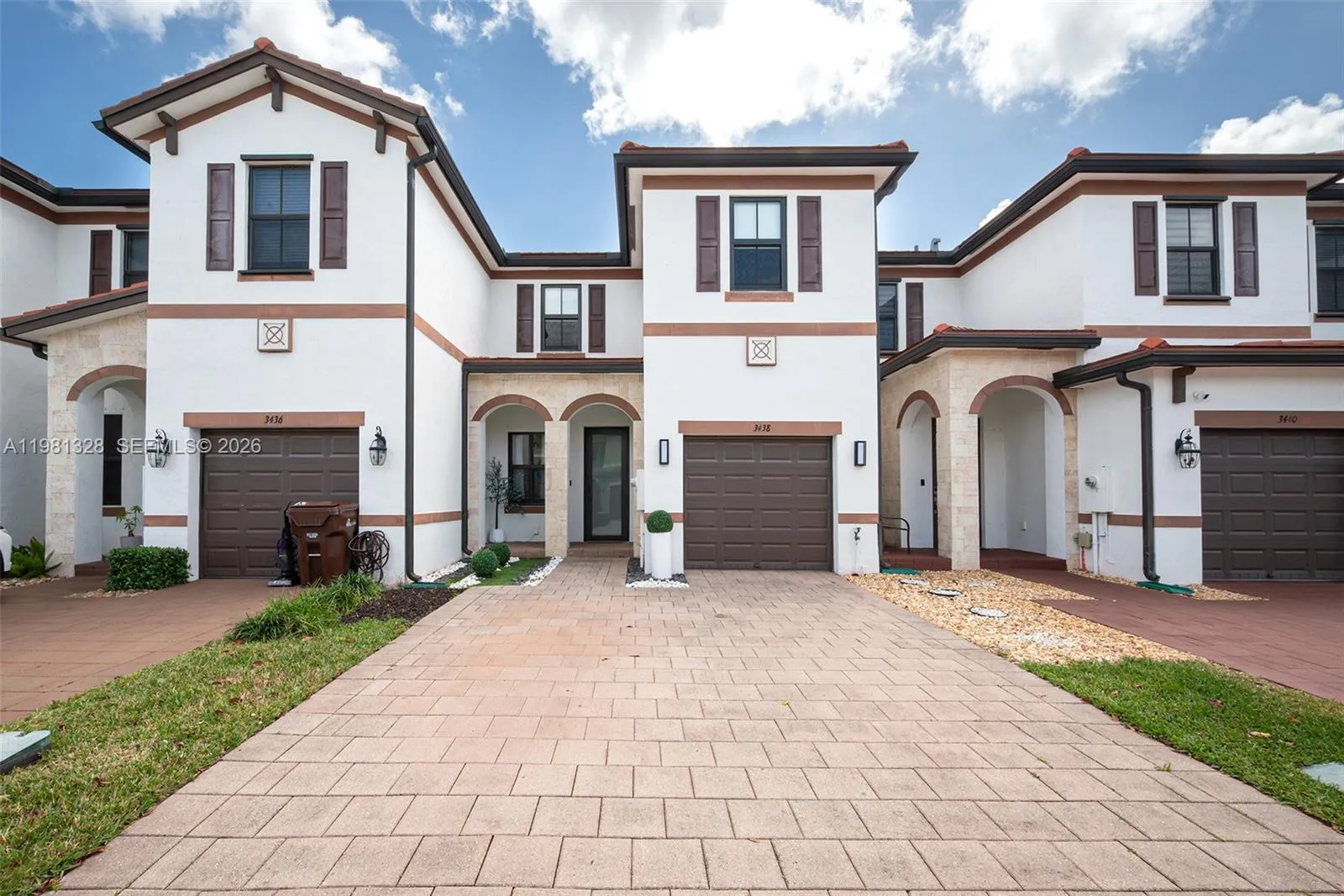 Foto de propiedad en 3438 W 104th Terrace, Hialeah, FL 33018 Hialeah con MLS# 