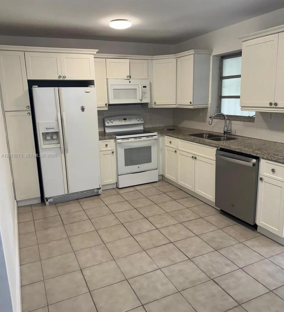 En Renta 3447 NW 2nd Terrace 3447, Miami, FL 33125, Miami, FL 33125