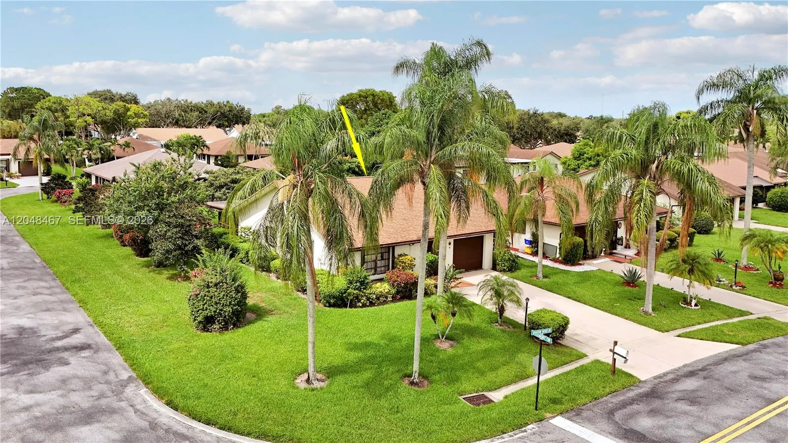 Foto de propiedad en 3449 Shadow Wood Drive, Greenacres, FL 33463 Greenacres con MLS# 