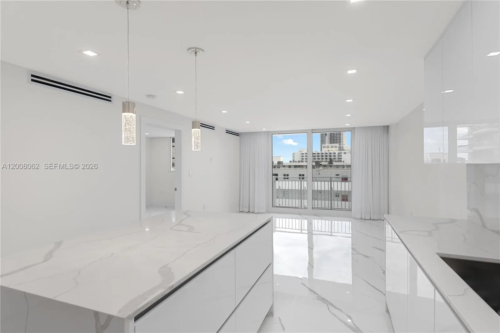 Foto de propiedad en 345 Ocean Drive 708, Miami Beach, FL 33139 Miami Beach con MLS# 