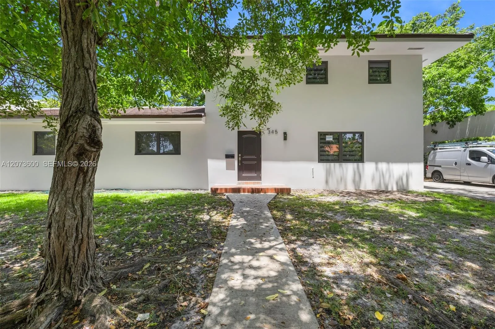 Foto de propiedad en 345 Sarto Avenue 1, Coral Gables, FL 33134 Coral Gables con MLS# 