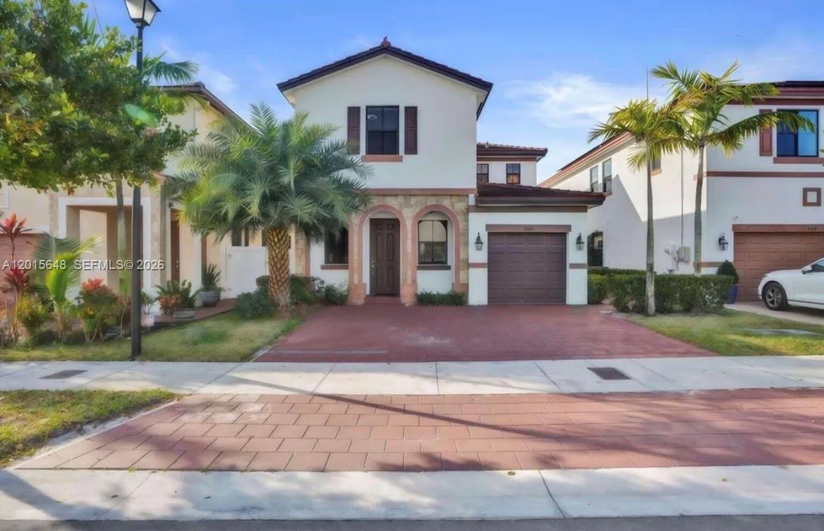 Foto de propiedad en 3460 W 103rd Terrace, Hialeah, FL 33018 Hialeah con MLS# 
