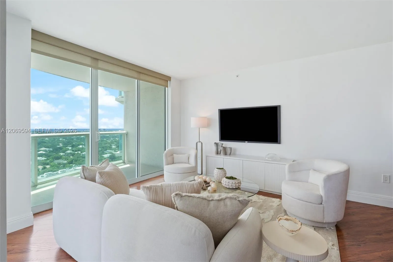 Foto de propiedad en 347 N New River Drive E 2709, Fort Lauderdale, FL 33301 Fort Lauderdale con MLS# 