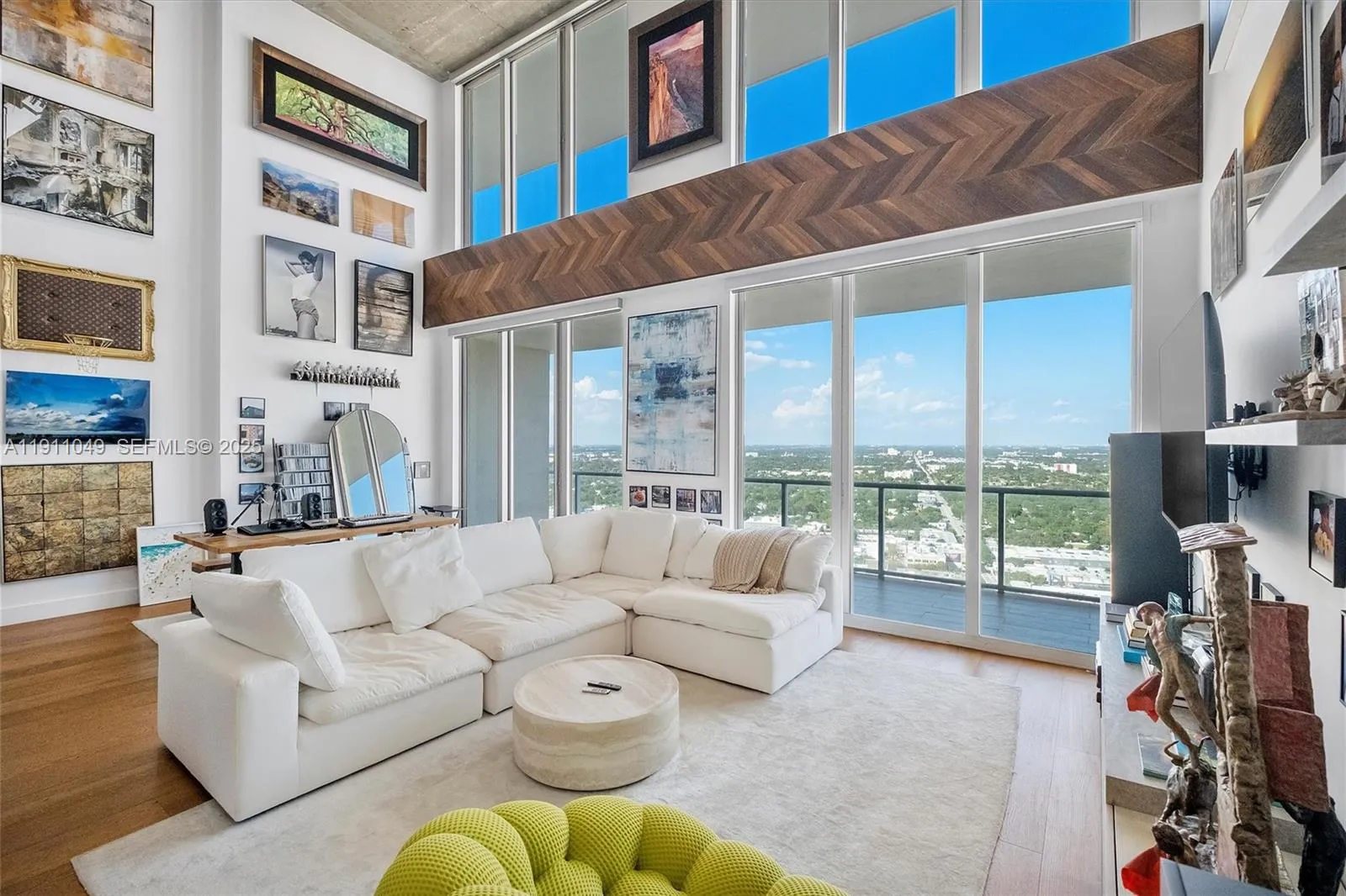 Foto de propiedad en 3470 E Coast Avenue PH202, Miami, FL 33137 Miami con MLS# 