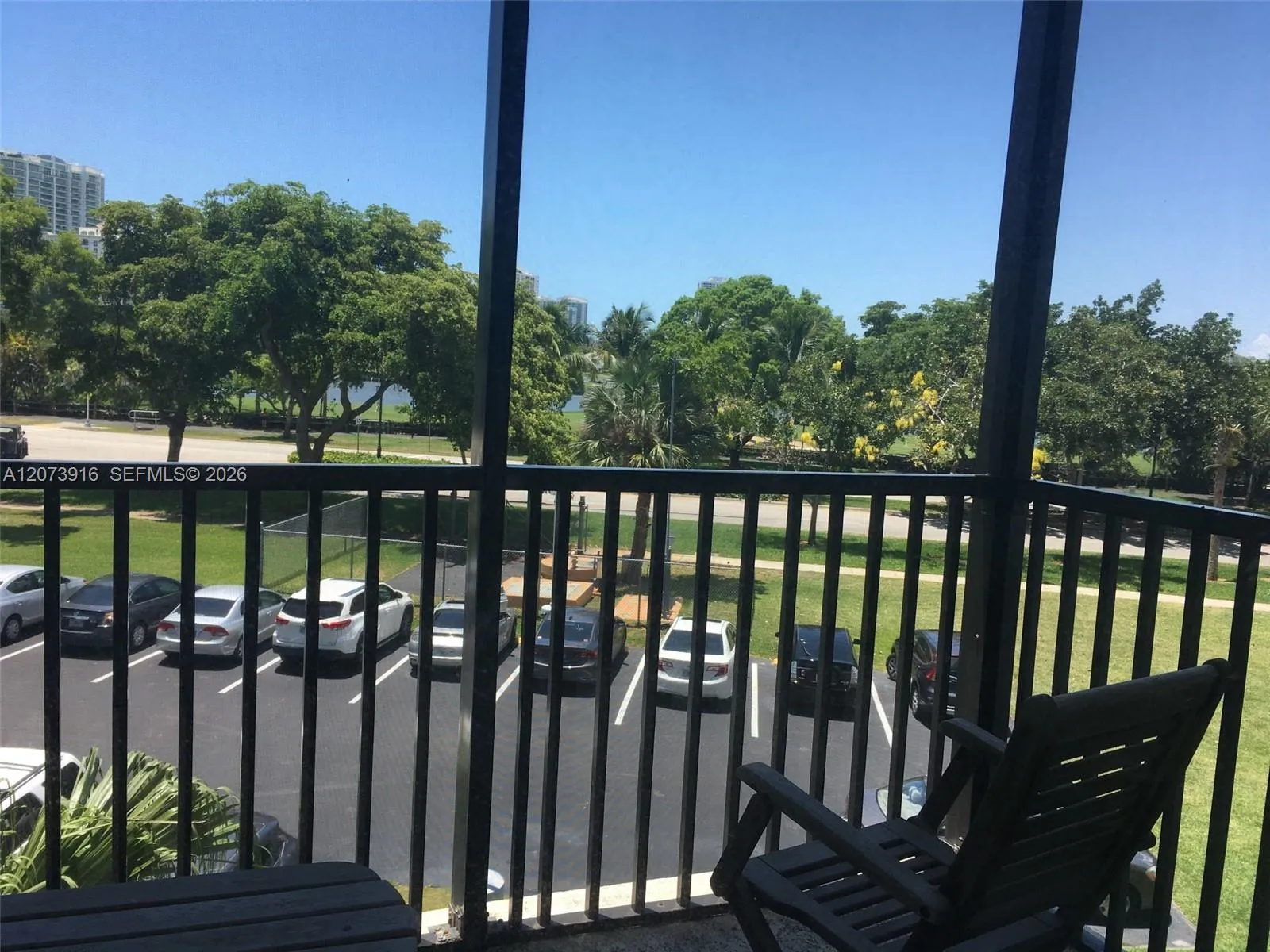 Foto de propiedad en 3475 N Country Club Drive 309, Aventura, FL 33180 Aventura con MLS# 