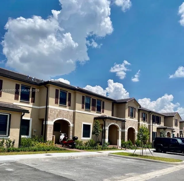 Foto de propiedad en 3476 W 114th Terrace 0, Hialeah Gardens, FL 33018 Hialeah Gardens con MLS# 